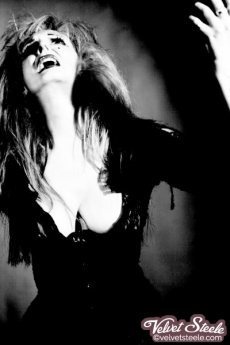 svelvet-steele-black-white-opera-07