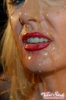 velvet-steele-fishnet-syrup-splosh-03